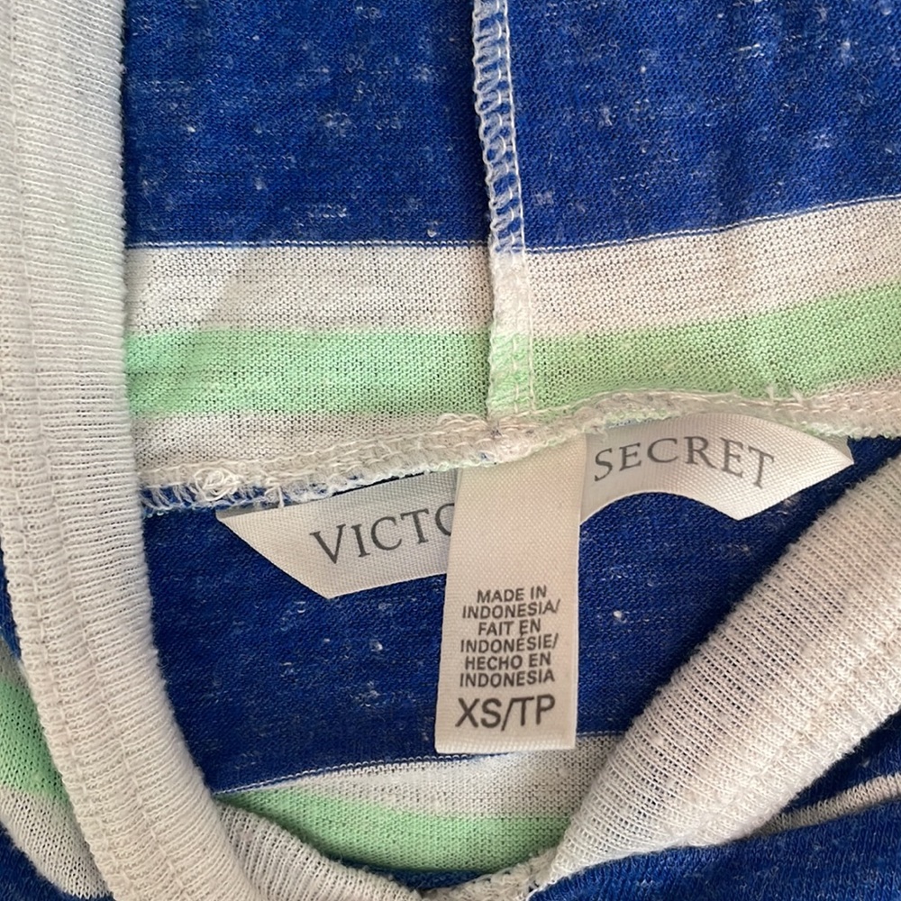 Striped hooded t-shirt from Victoria’s Secret - Picture 5 of 6